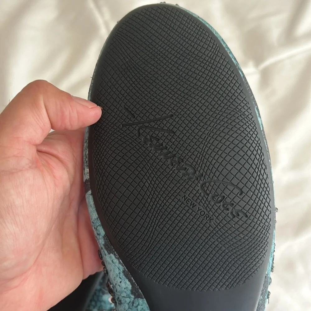 Kenneth Cole Reaction Blue Jeweled Flats Size 9